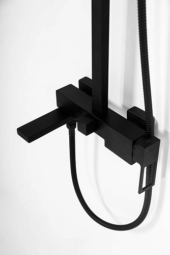 Душевая система BelBagno LUCELUC-VSCM-NERO черный матовый Душевая система BelBagno LUCELUC-VSCM-NERO черный матовый