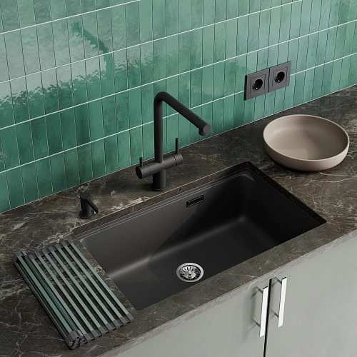 Смеситель для кухни Milacio Ultra 561 (MCU.561.TB) под фильтр, total black с вытяжной лейкой Смеситель для кухни Milacio Ultra 561 (MCU.561.TB) под фильтр, total black с вытяжной лейкой