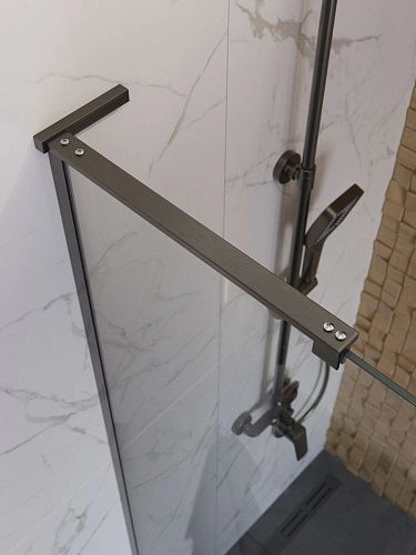 Душевая перегородка BelBagno UNO-L-1-TB-110-C-GM 110 см, профиль оружейная сталь, стекло прозрачное Душевая перегородка BelBagno UNO-L-1-TB-110-C-GM 110 см, профиль оружейная сталь, стекло прозрачное