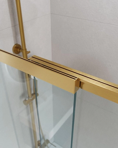 Шторка на ванну CEZARES SLIDER-VF-11-90/150-C-BORO 90см стекло прозрачное, профиль брашированное золото Шторка на ванну CEZARES SLIDER-VF-11-90/150-C-BORO 90см стекло прозрачное, профиль брашированное золото
