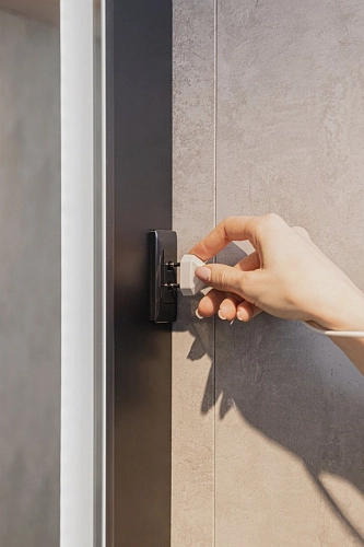 Зеркальный шкаф Silver mirrors Фиджи-BLACK 50 ПРАВЫЙ часы, смена подсветки, сенсорный выключатель LE LED-00002726 Зеркальный шкаф Silver mirrors Фиджи-BLACK 50 ПРАВЫЙ часы, смена подсветки, сенсорный выключатель LE LED-00002726