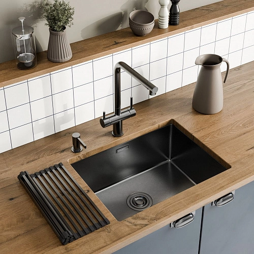 Смеситель для кухни Milacio Ultra 561 (MCU.561.GM) под фильтр, вороненая сталь с вытяжной лейкой Смеситель для кухни Milacio Ultra 561 (MCU.561.GM) под фильтр, вороненая сталь с вытяжной лейкой