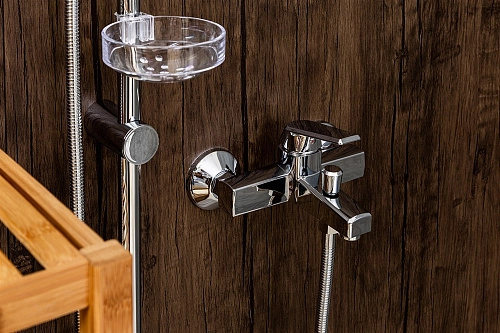 Смеситель для ванны OneLife P02-100cr Смеситель для ванны OneLife P02-100cr