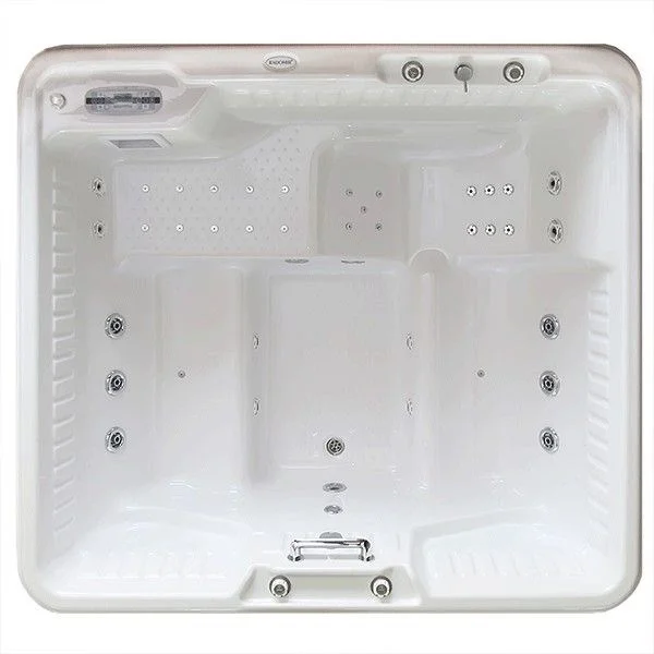 Акриловая ванна Radomir Цезарь 189x174 (1-30-0-0-0-050Б) Акриловая ванна Radomir Цезарь 189x174 (1-30-0-0-0-050Б)