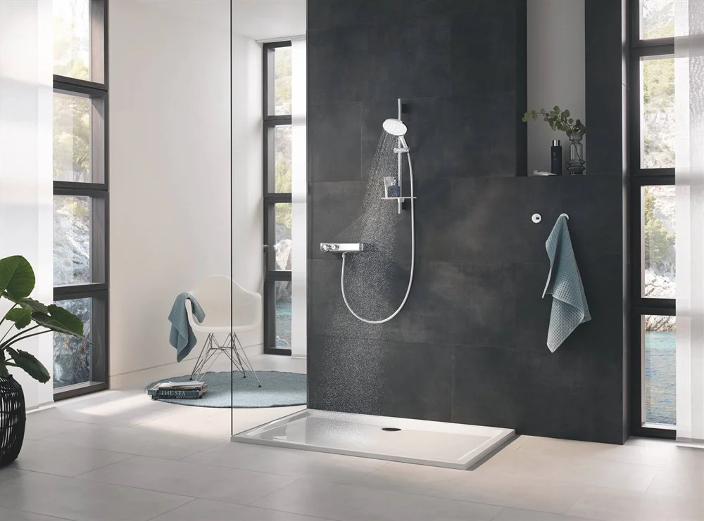 Душевая лейка GROHE Rainshower SmartActive 150, 3 вида струй, белая луна (26554LS0) Душевая лейка GROHE Rainshower SmartActive 150, 3 вида струй, белая луна (26554LS0)