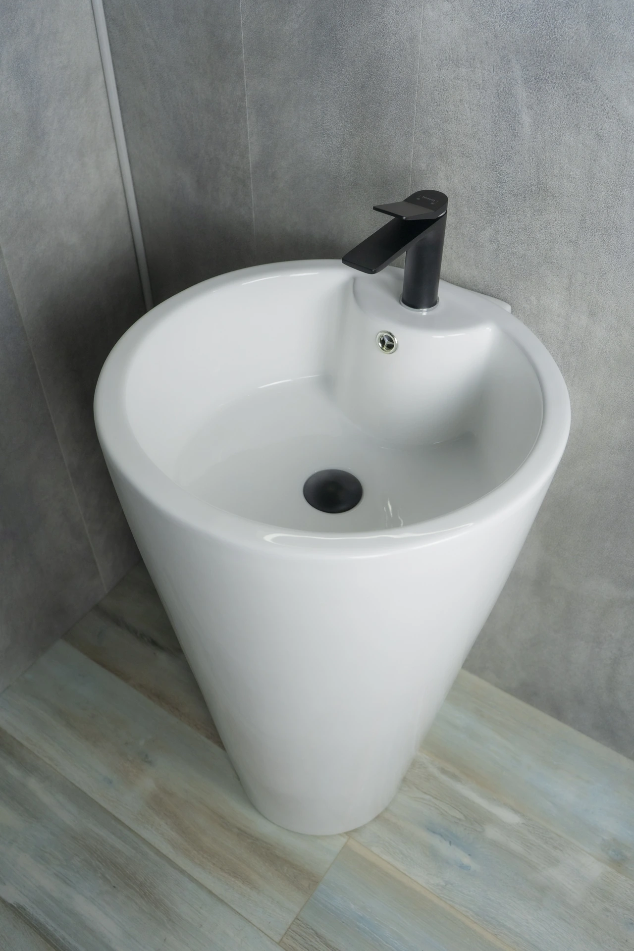 Раковина Gid Nb136 81105 напольная белая 50x53x80 Раковина Gid Nb136 81105 напольная белая 50x53x80