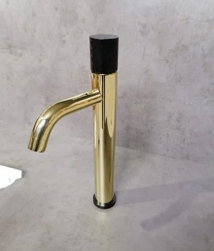 Смеситель для раковины Boheme STICK 122-GB GOLD Matt Black Смеситель для раковины Boheme STICK 122-GB GOLD Matt Black