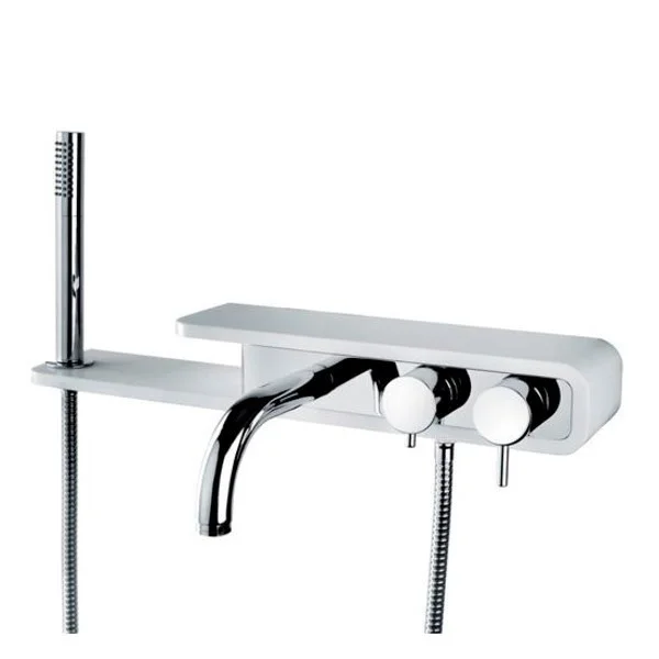 Смеситель для ванны Paini Pad PDCR100B0 с аксессуаром Смеситель для ванны Paini Pad PDCR100B0 с аксессуаром