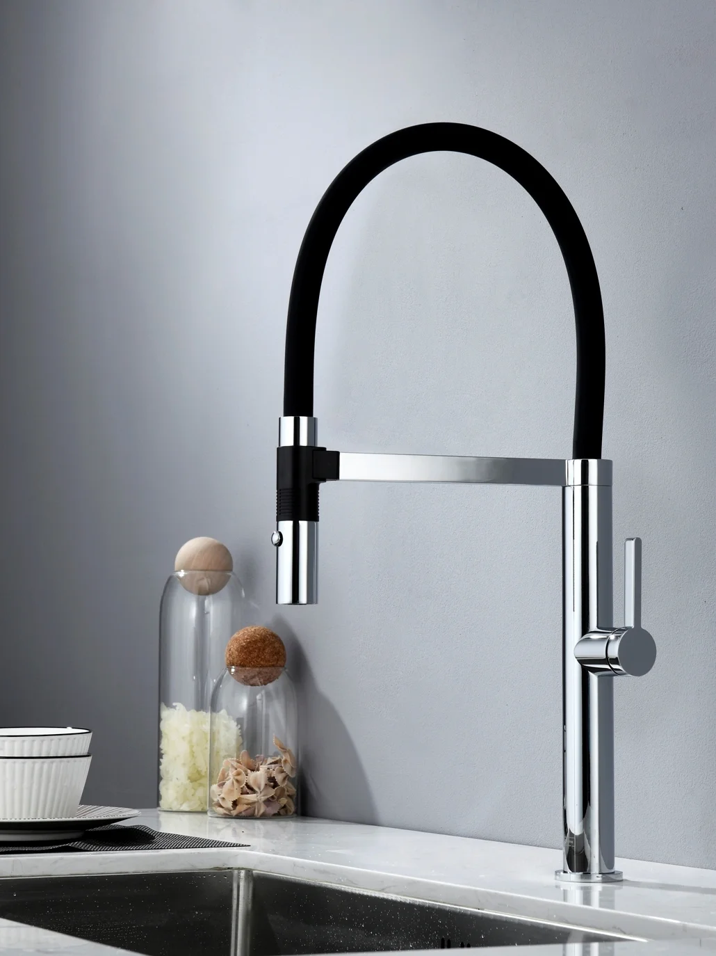 Смеситель для кухни AQUAme Cucina AQM9904CR с гибким изливом, хром Смеситель для кухни AQUAme Cucina AQM9904CR с гибким изливом, хром