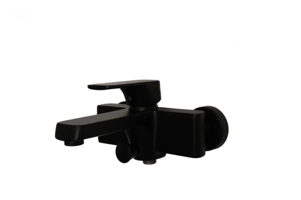 Смеситель для ванны D&K Berlin Technische короткий излив черный (DA1433225) Смеситель для ванны D&K Berlin Technische короткий излив черный (DA1433225)