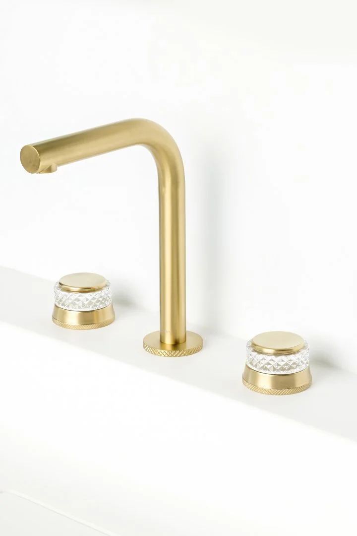 Смеситель для раковины Boheme AURA MAT GOLD 152-MG-A Смеситель для раковины Boheme AURA MAT GOLD 152-MG-A