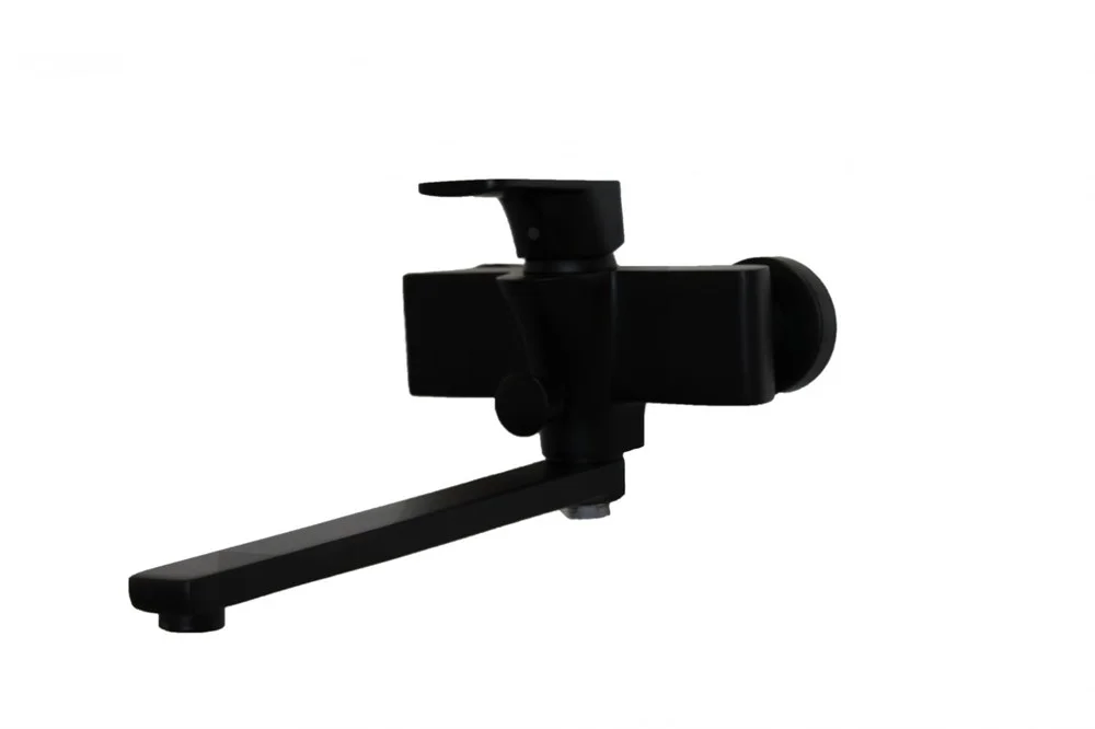 Смеситель для ванны D&K Berlin Technische длинный излив черный (DA1433325) Смеситель для ванны D&K Berlin Technische длинный излив черный (DA1433325)