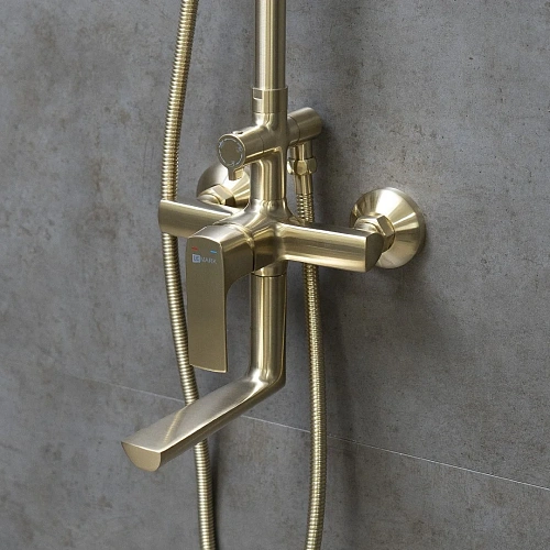 Душевая система Lemark Ursus LM7262BG с регулируемой высотой штанги, брашированное золото Душевая система Lemark Ursus LM7262BG с регулируемой высотой штанги, брашированное золото