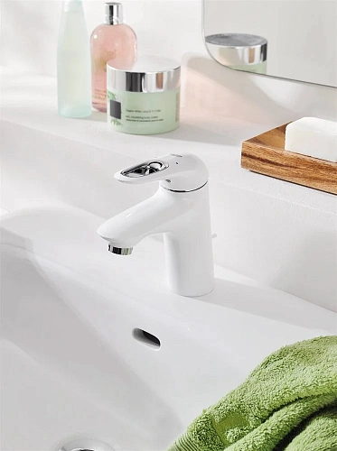 Смеситель для раковины GROHE Eurostyle new с донным клапаном, белая луна (33558LS3) Смеситель для раковины GROHE Eurostyle new с донным клапаном, белая луна (33558LS3)