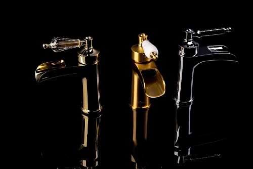 Смеситель для раковины Boheme Vogue 221-BSW хром с черным Swarovski Смеситель для раковины Boheme Vogue 221-BSW хром с черным Swarovski