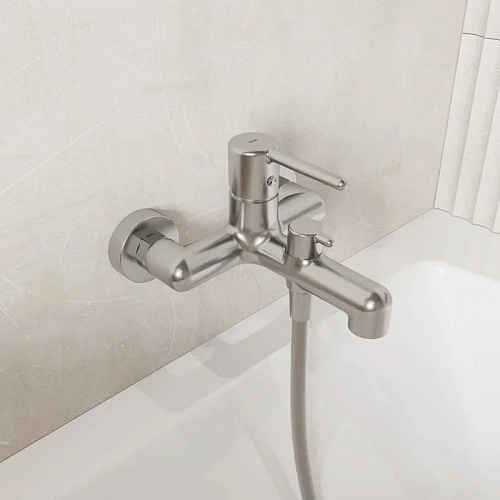 Смеситель для ванны IDDIS Aiger (AIGBC00i02WA) хром матовый Смеситель для ванны IDDIS Aiger (AIGBC00i02WA) хром матовый