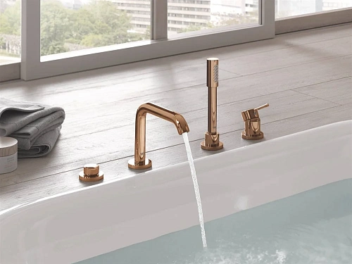 Смеситель на борт ванны GROHE Essence New 19578DA1 на 4 отверстия Смеситель на борт ванны GROHE Essence New 19578DA1 на 4 отверстия