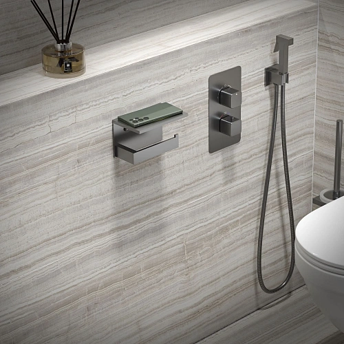 Держатель туалетной бумаги Timo Petruma 15243/18 с полкой для телефона черное золото Держатель туалетной бумаги Timo Petruma 15243/18 с полкой для телефона черное золото