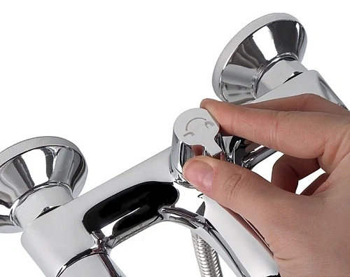 Смеситель для ванны IDDIS Bounce (BOUSB02i02WA) Смеситель для ванны IDDIS Bounce (BOUSB02i02WA)