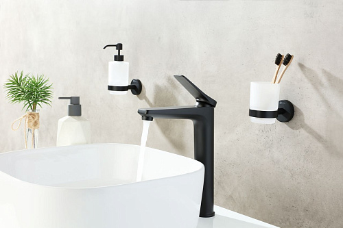 Смеситель для раковины Lemark Bronx LM3709BL, черный Смеситель для раковины Lemark Bronx LM3709BL, черный