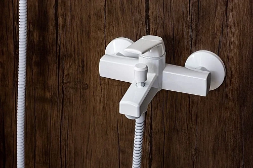 Комплект смесителей OneLife P02-311w белый Комплект смесителей OneLife P02-311w белый