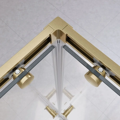 Душевой уголок CEZARES RELAX-304-A-2-90-C-BORO 90x90см стекло прозрачное, профиль брашированное золото Душевой уголок CEZARES RELAX-304-A-2-90-C-BORO 90x90см стекло прозрачное, профиль брашированное золото