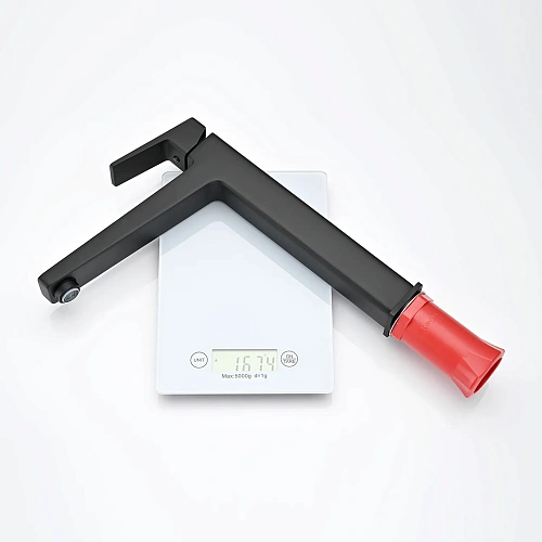 Смеситель для раковины Raglo R30.15.06, черный Смеситель для раковины Raglo R30.15.06, черный