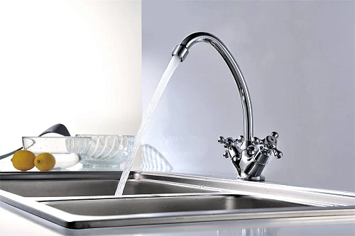 Смеситель для кухни Lemark Plus Harmony LM1404C Смеситель для кухни Lemark Plus Harmony LM1404C