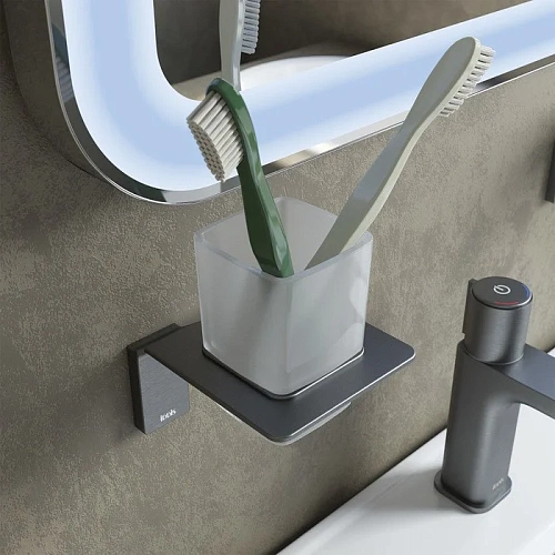 Стакан IDDIS Slide (SLIGMG1i45) матовое стекло, графит Стакан IDDIS Slide (SLIGMG1i45) матовое стекло, графит