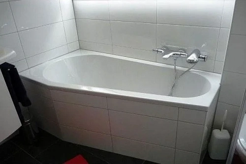 Акриловая ванна Riho Delta BB8000500000000 150x80 R Акриловая ванна Riho Delta BB8000500000000 150x80 R