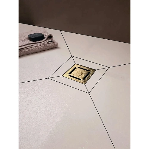 Душевой трап BERGES ZENTRUM Norma 100х100, золото глянец, выпуск D50/75/110 H74 вертикальный 092462 Душевой трап BERGES ZENTRUM Norma 100х100, золото глянец, выпуск D50/75/110 H74 вертикальный 092462