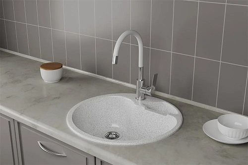 Смеситель для кухни RUSH Siple (SI7335-60White) с гибким изливом Смеситель для кухни RUSH Siple (SI7335-60White) с гибким изливом