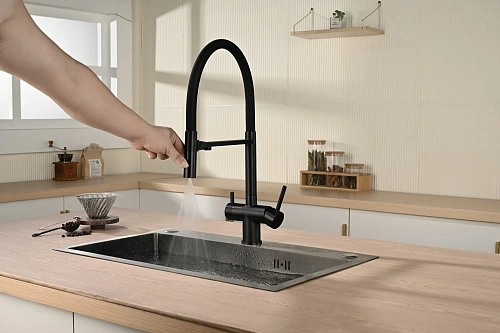 Смеситель для кухни Vincea VKF-120MB, черный Смеситель для кухни Vincea VKF-120MB, черный