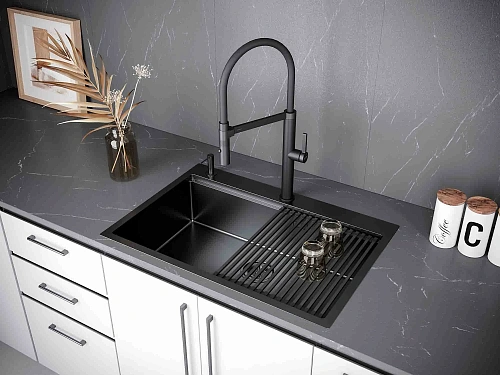 Дозатор жидкого мыла Paulmark DECUS D004-GB глянцевый черный Дозатор жидкого мыла Paulmark DECUS D004-GB глянцевый черный