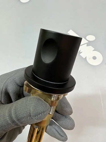 Смеситель на борт ванны Timo Helmi 4020/03Y черный Смеситель на борт ванны Timo Helmi 4020/03Y черный