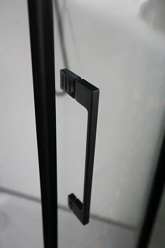 Душевая кабина Ceruttispa VIVA101B 100x100x215 профиль черный, стекло прозрачное Душевая кабина Ceruttispa VIVA101B 100x100x215 профиль черный, стекло прозрачное