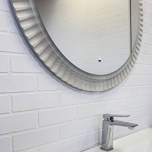 Зеркало Comforty Мадрид-70 00-00014251 LED-подсветка, бесконтактный сенсор, серый шелк Зеркало Comforty Мадрид-70 00-00014251 LED-подсветка, бесконтактный сенсор, серый шелк