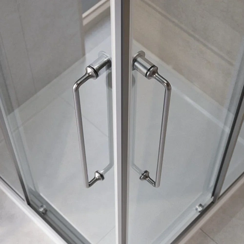 Душевой уголок CEZARES RELAX-304-A-2-80-C-GM 80x80см стекло прозрачное, профиль оружейная сталь Душевой уголок CEZARES RELAX-304-A-2-80-C-GM 80x80см стекло прозрачное, профиль оружейная сталь