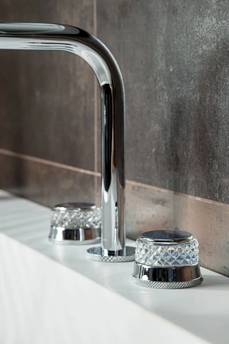 Смеситель для раковины Boheme AURA CHROME 152-CR-A Смеситель для раковины Boheme AURA CHROME 152-CR-A