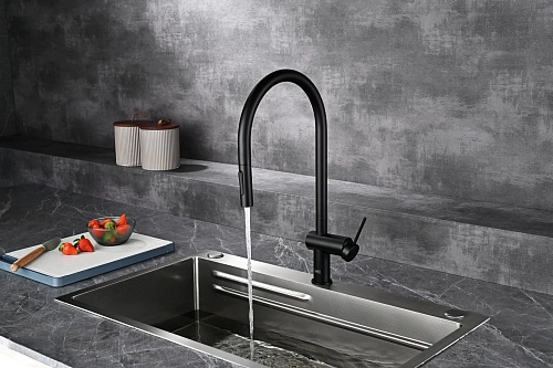 Смеситель для кухни AQUAme Cucina AQM9901MB с выдвижным изливом,черный матовый Смеситель для кухни AQUAme Cucina AQM9901MB с выдвижным изливом,черный матовый