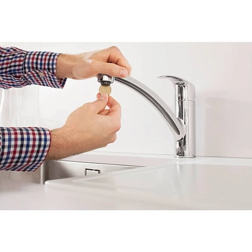 Смеситель для кухни GROHE Eurosmart new с низким изливом, хром (33281002) Смеситель для кухни GROHE Eurosmart new с низким изливом, хром (33281002)