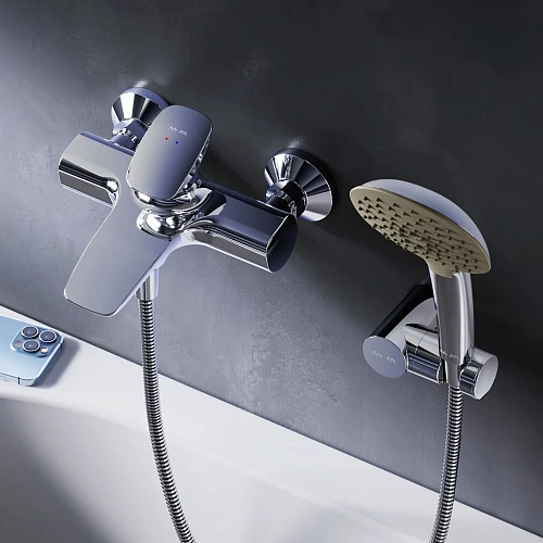 Смеситель для ванны AM.PM F70A15000 с душевым гарнитуром Смеситель для ванны AM.PM F70A15000 с душевым гарнитуром