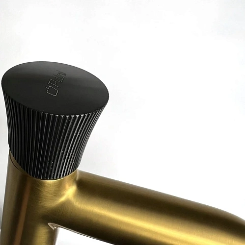 Смеситель для раковины Domus 18PJ205PZ без донного клапана, матовое золото PVD Смеситель для раковины Domus 18PJ205PZ без донного клапана, матовое золото PVD