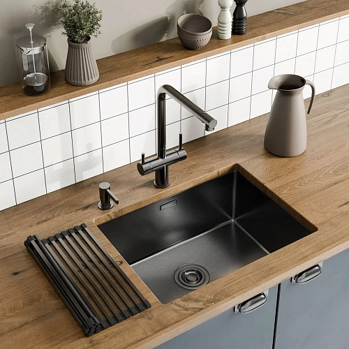 Смеситель для кухни Milacio Ultra 561 (MCU.561.GM) под фильтр, вороненая сталь с вытяжной лейкой Смеситель для кухни Milacio Ultra 561 (MCU.561.GM) под фильтр, вороненая сталь с вытяжной лейкой