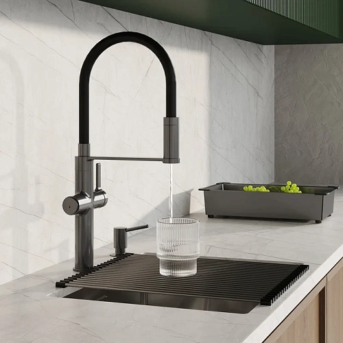 Смеситель для кухни IDDIS Ikon (IKNGMFFi05) под фильтр с гибким изливом, графит Смеситель для кухни IDDIS Ikon (IKNGMFFi05) под фильтр с гибким изливом, графит