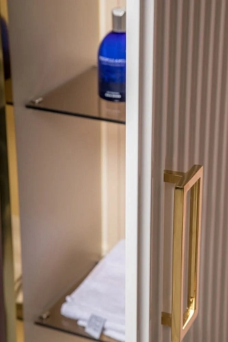 Шкаф-пенал Armadi Art MONACO R 868-WG-R белый глянец + золото Шкаф-пенал Armadi Art MONACO R 868-WG-R белый глянец + золото