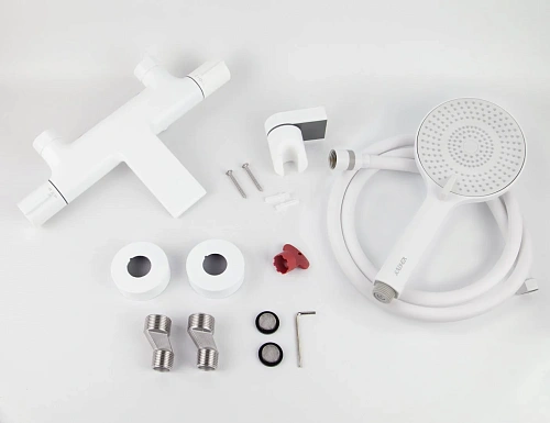 Смеситель для ванны Kaiser Serio с термостатом белый матовый 05322-14 Смеситель для ванны Kaiser Serio с термостатом белый матовый 05322-14