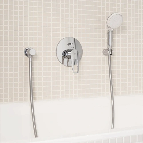 Смеситель для ванны GROHE BauLoop однорычажный, круглая розетка, хром (29081001) Смеситель для ванны GROHE BauLoop однорычажный, круглая розетка, хром (29081001)