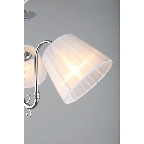 Люстра потолочная Omnilux Leonessa OML-29127-03 Люстра потолочная Omnilux Leonessa OML-29127-03