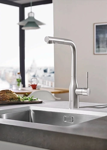 Смеситель для кухни GROHE Essence+ с высоким изливом и выдвижной лейкой, суперсталь (30270DC0) Смеситель для кухни GROHE Essence+ с высоким изливом и выдвижной лейкой, суперсталь (30270DC0)